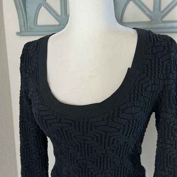 NWOT Free People Black Scoop Neck Long Sleeves Textured S Activewear Workout - Picture 4 of 9
